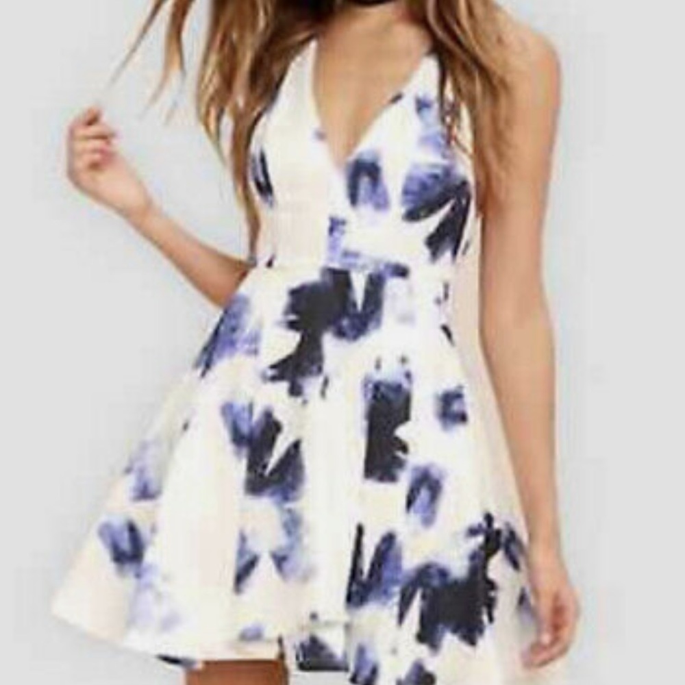 NEVER WORN WITH TAGS - Lulus wedding guest dress in floral white and blue